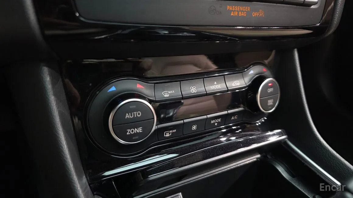 Infiniti QX30