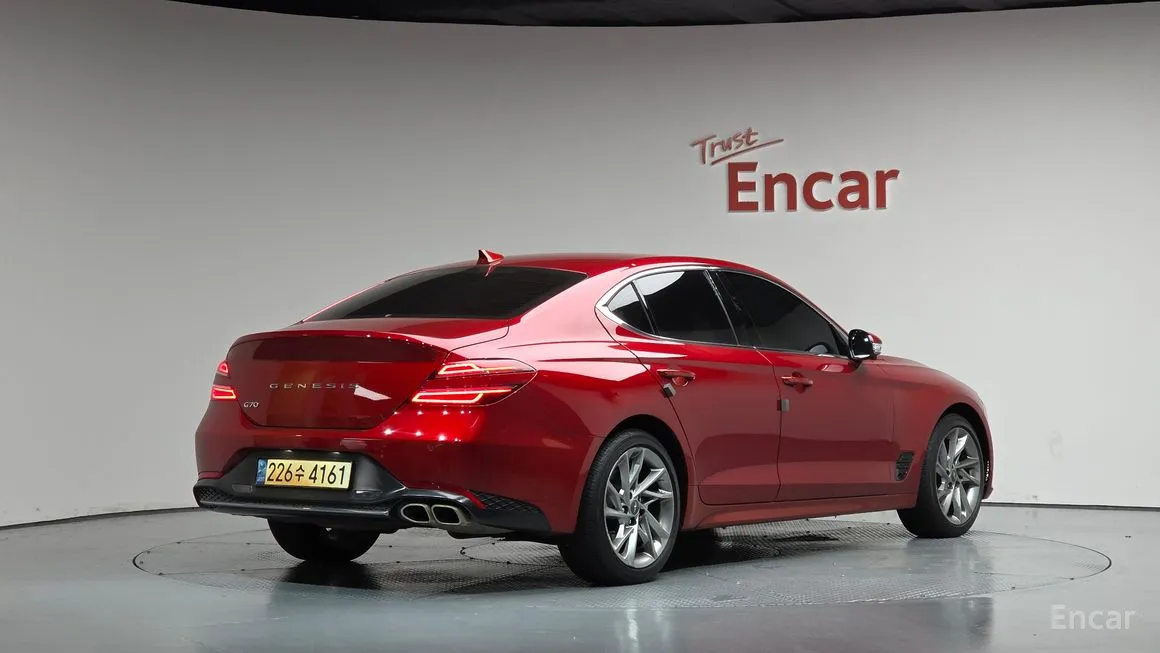 Genesis G70