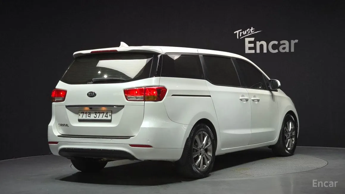 Kia Carnival