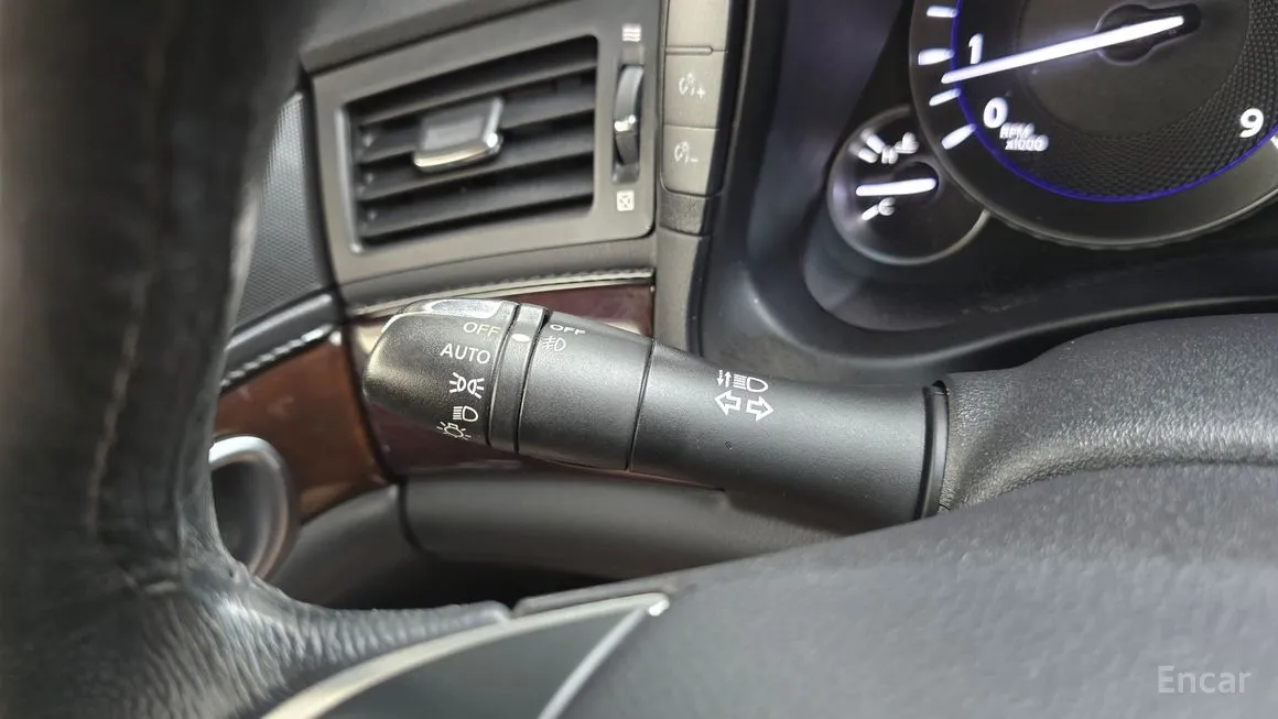 Infiniti Q70