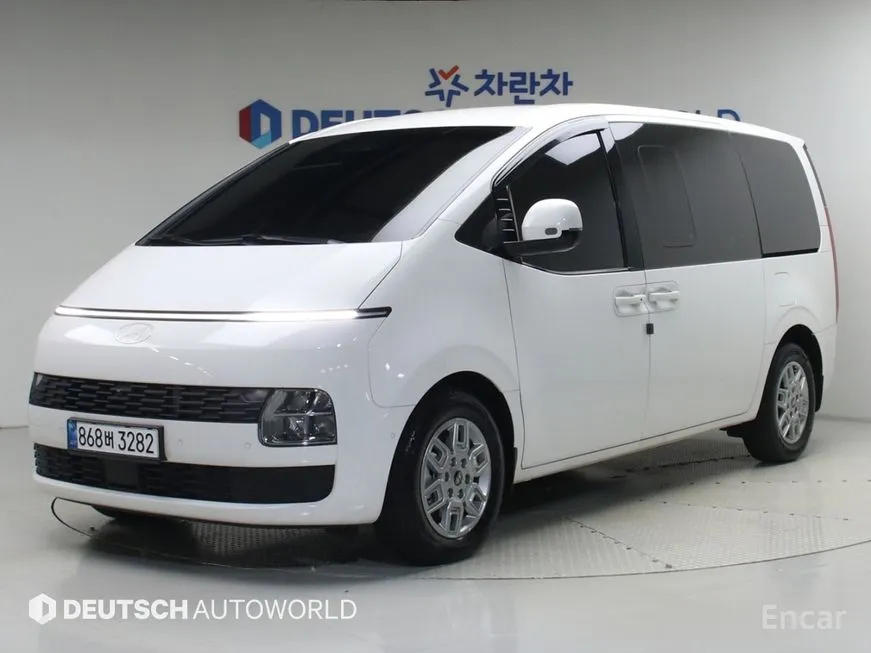 Hyundai Staria