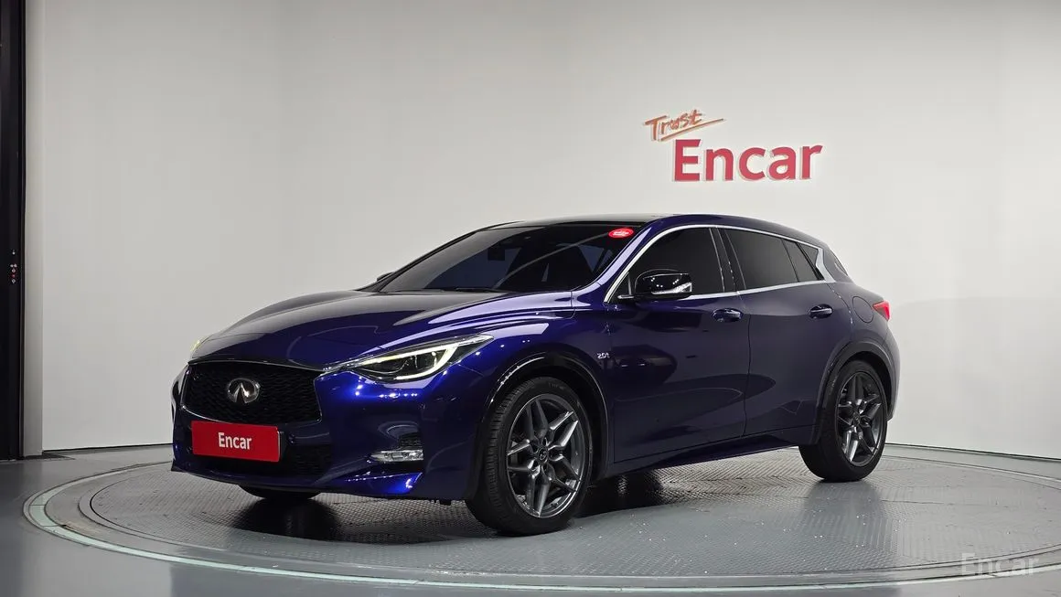 Infiniti Q30