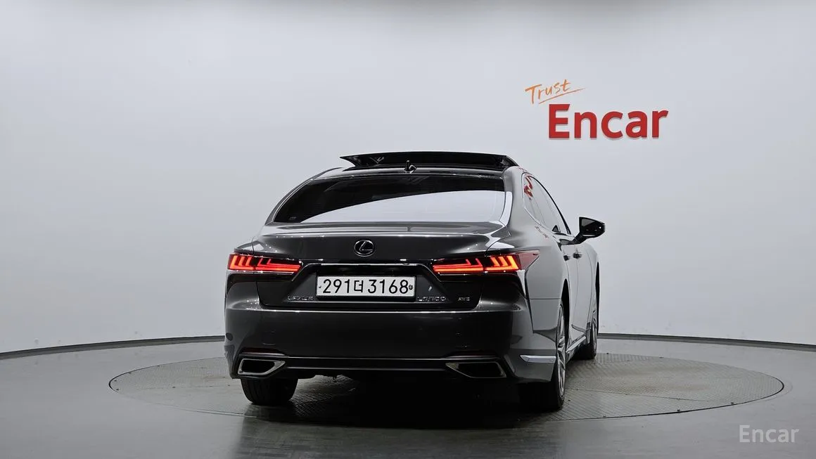 Lexus LS