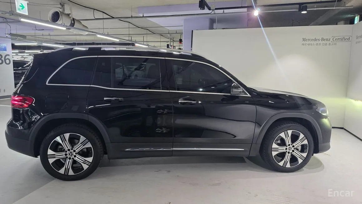 Mercedes-Benz EQB