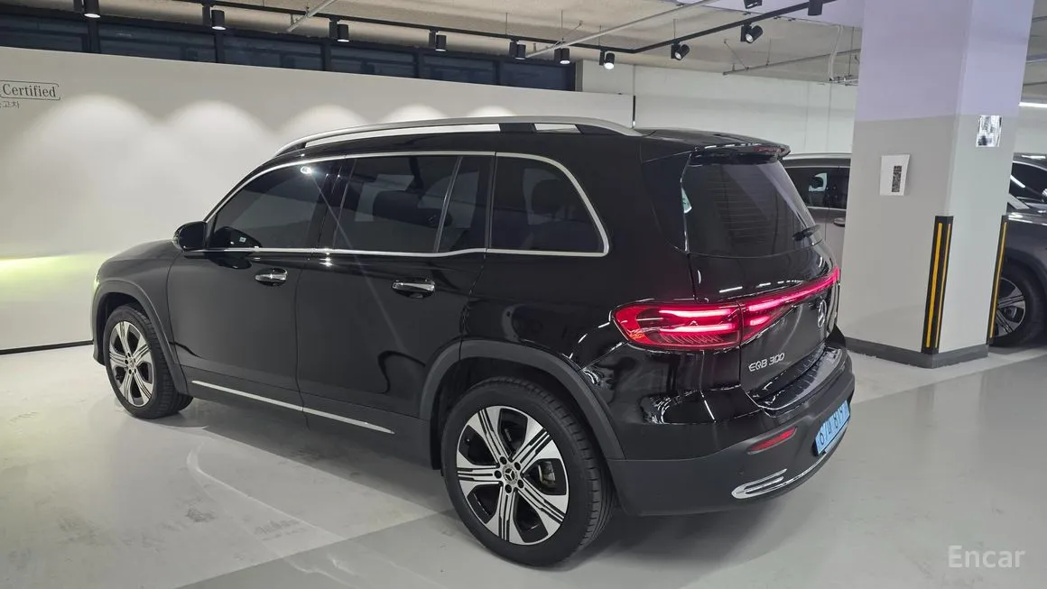 Mercedes-Benz EQB