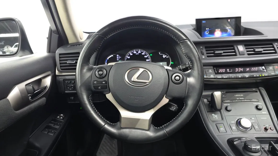 Lexus CT200h