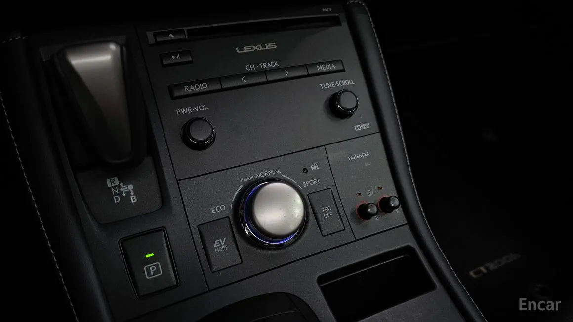 Lexus CT200h