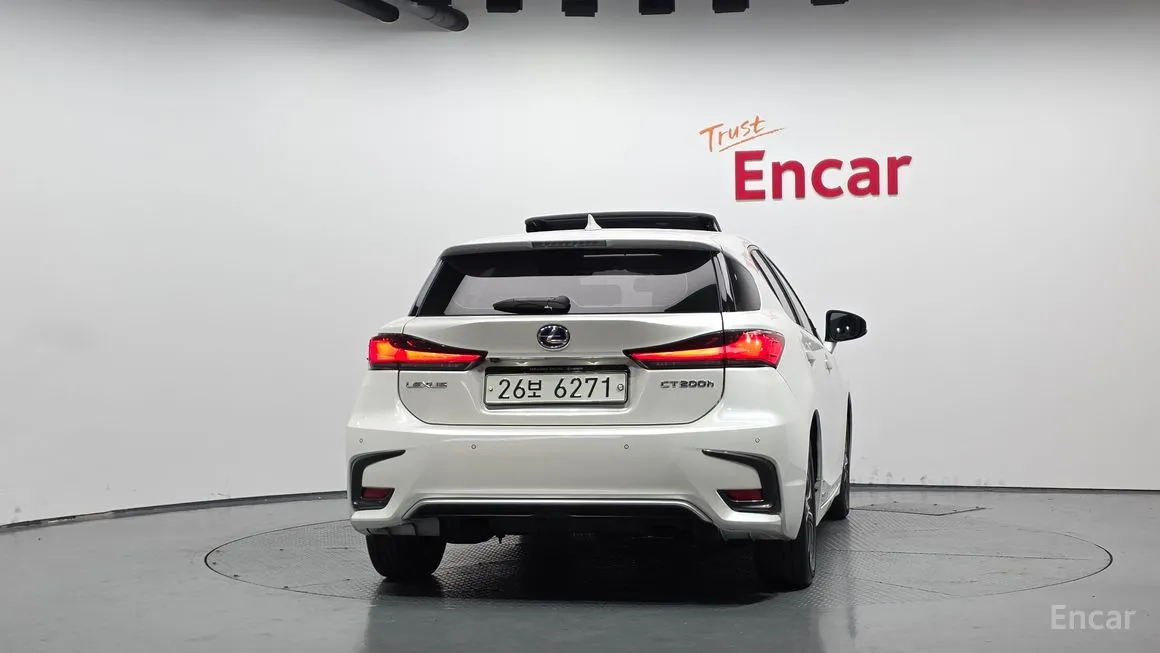 Lexus CT200h