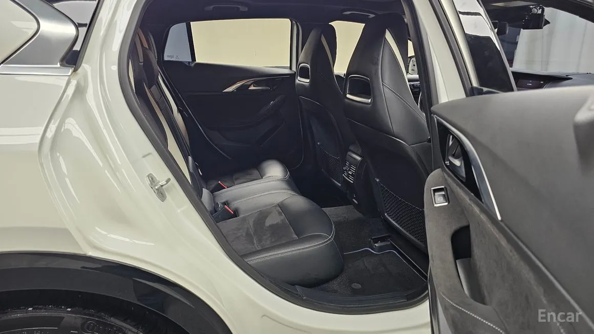 Infiniti Q30