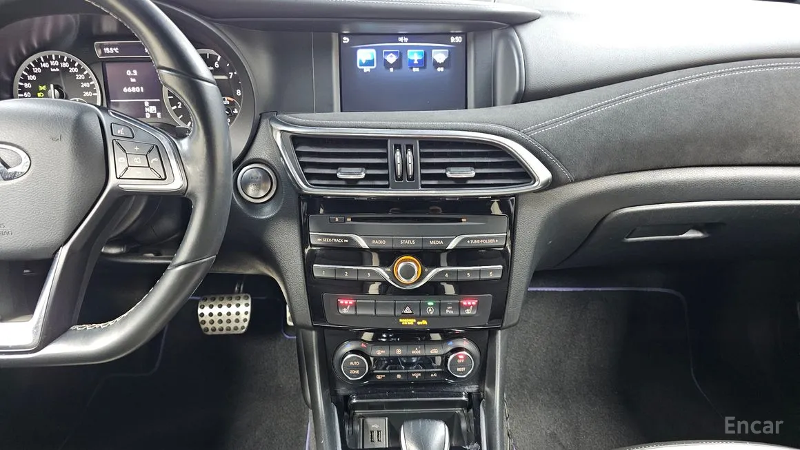 Infiniti Q30