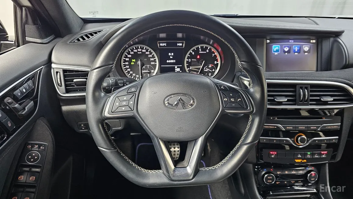 Infiniti Q30
