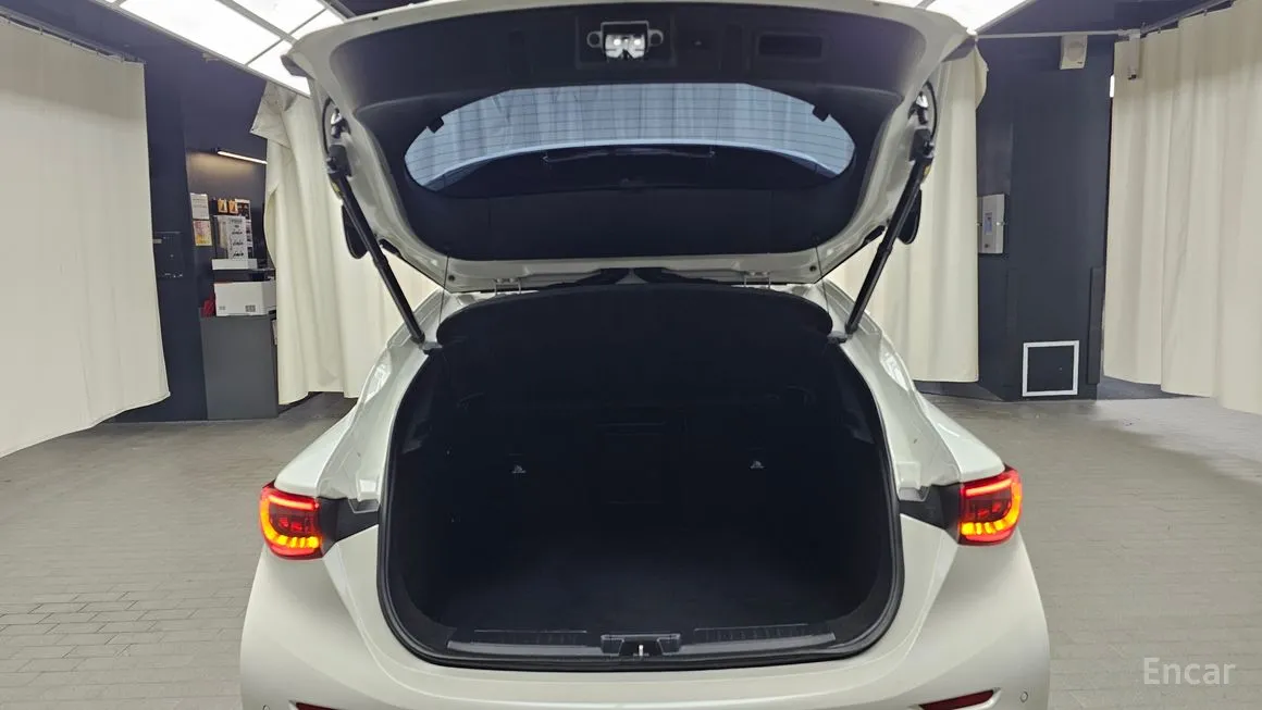 Infiniti Q30