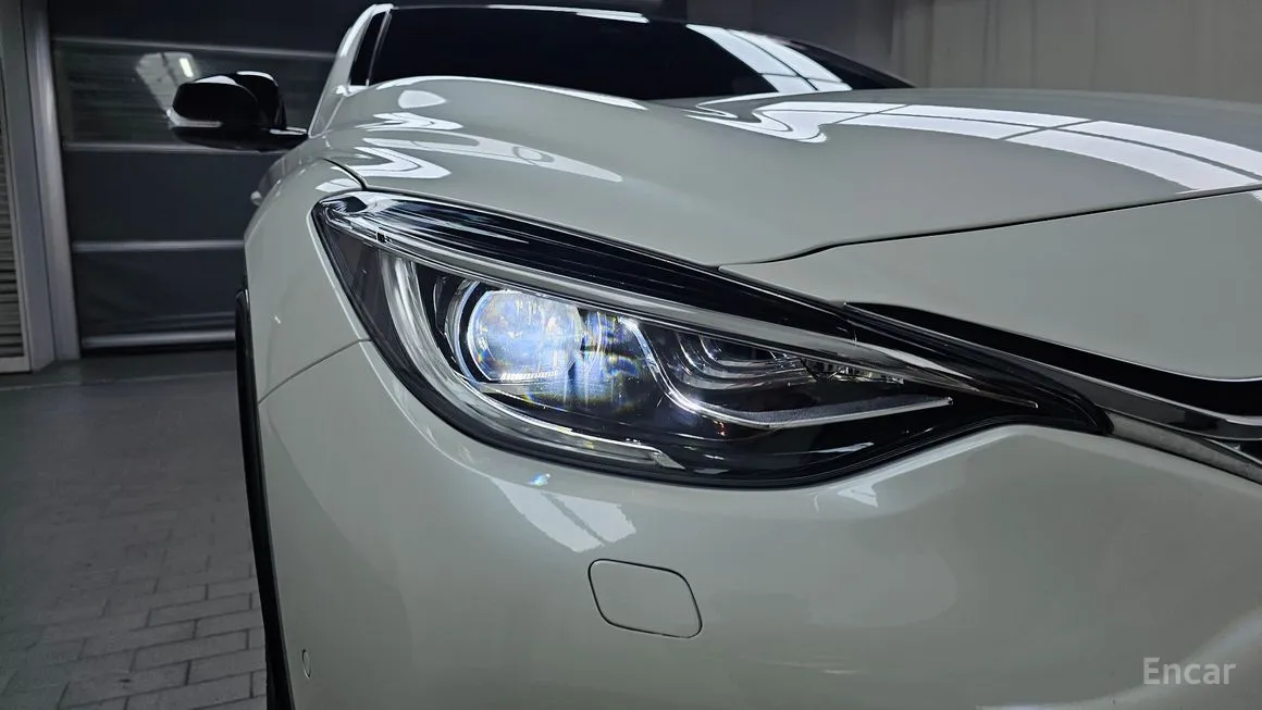 Infiniti Q30