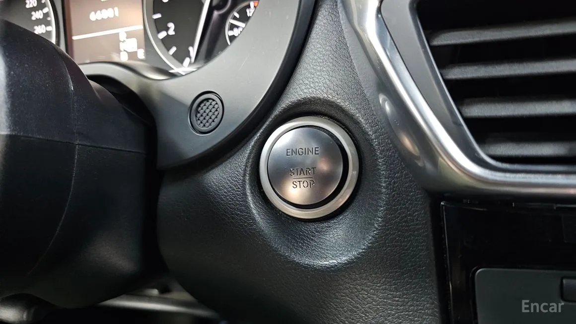 Infiniti Q30