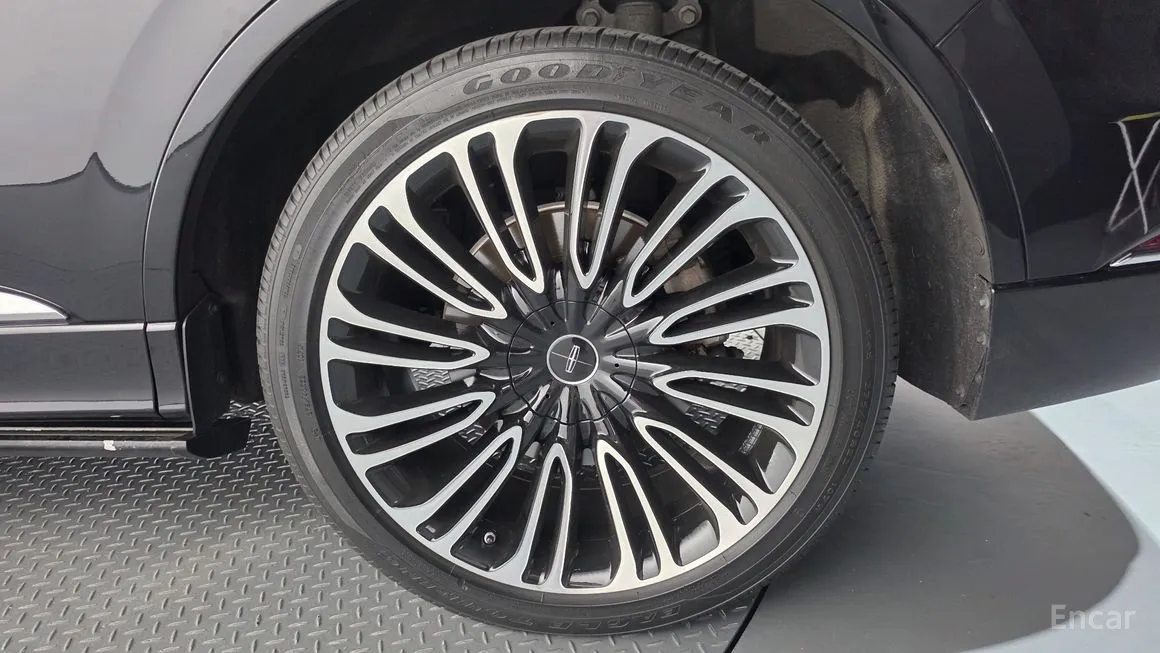 Lincoln Aviator