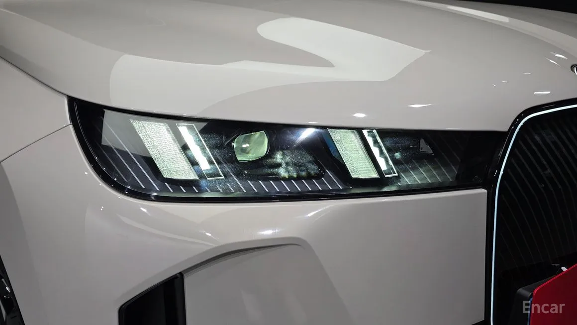 BMW iX