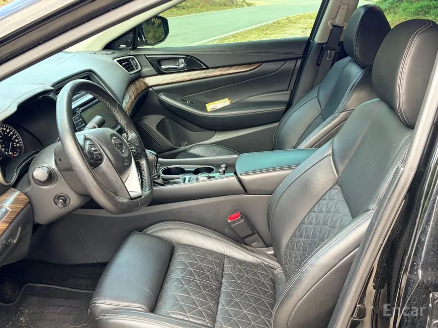 Nissan Maxima