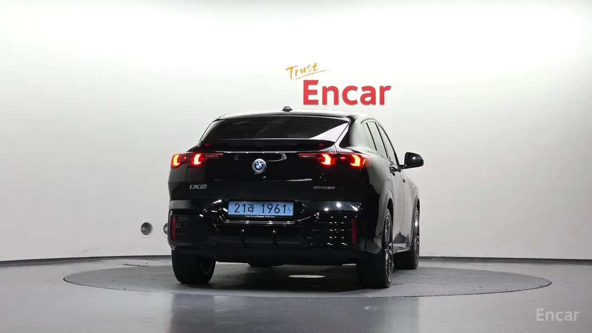 BMW IX2