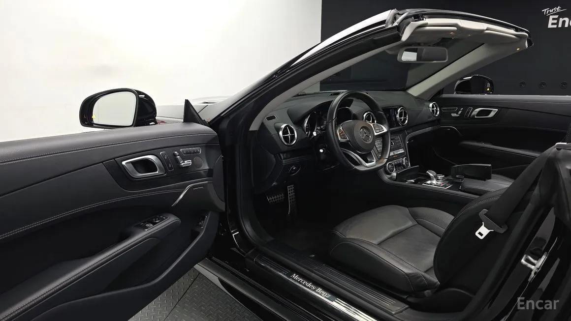 Mercedes-Benz SL-Class