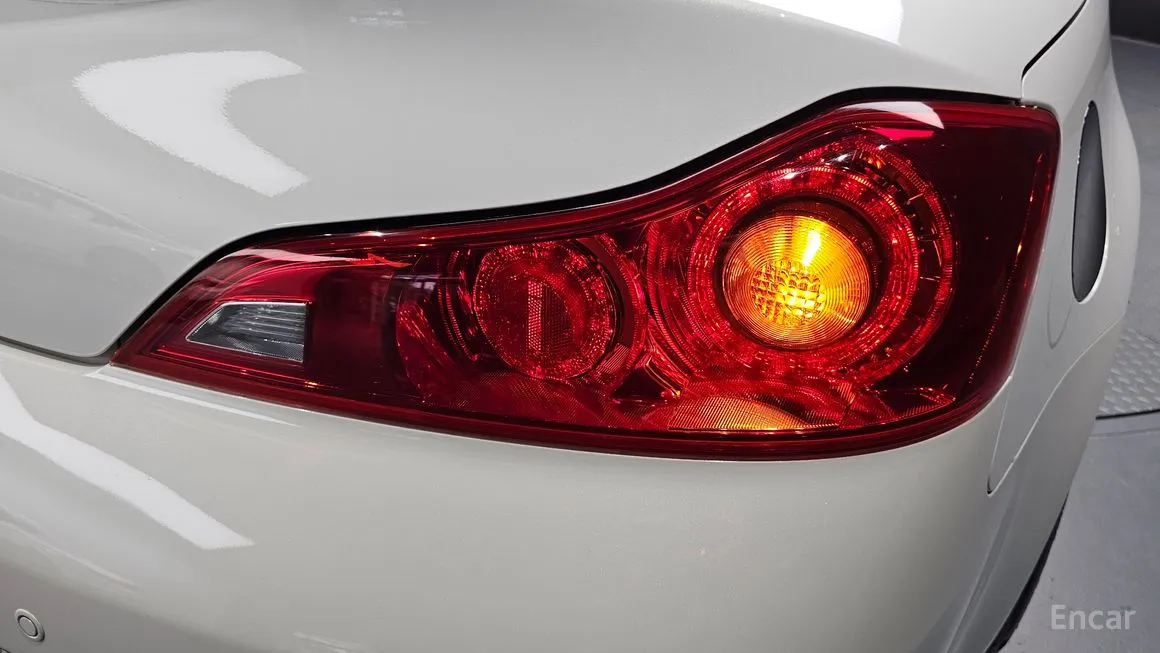 Infiniti Q60