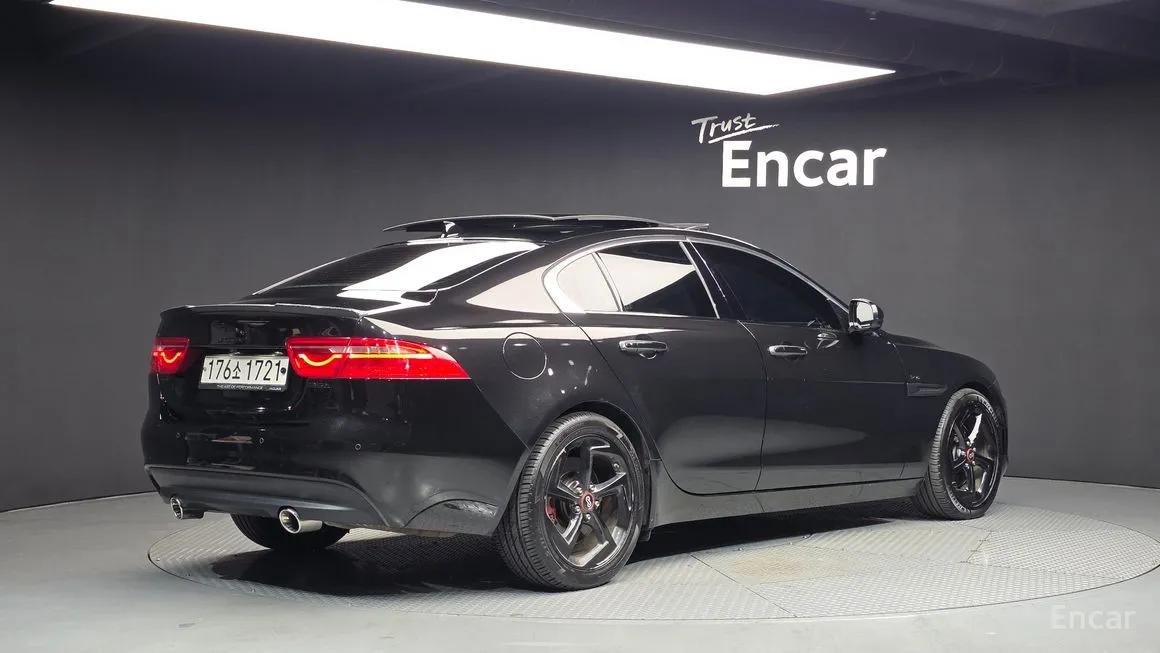 Jaguar XE