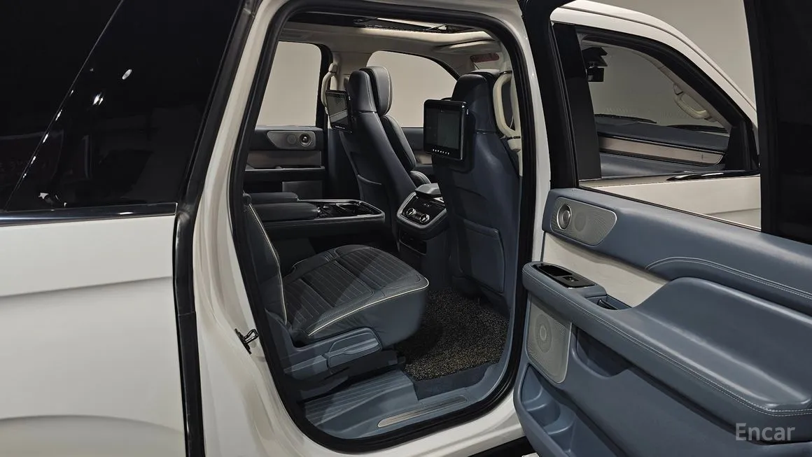 Lincoln Navigator