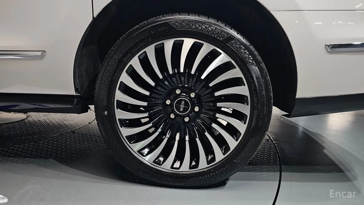 Lincoln Navigator