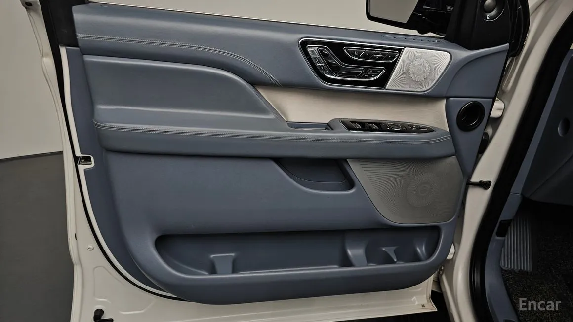 Lincoln Navigator