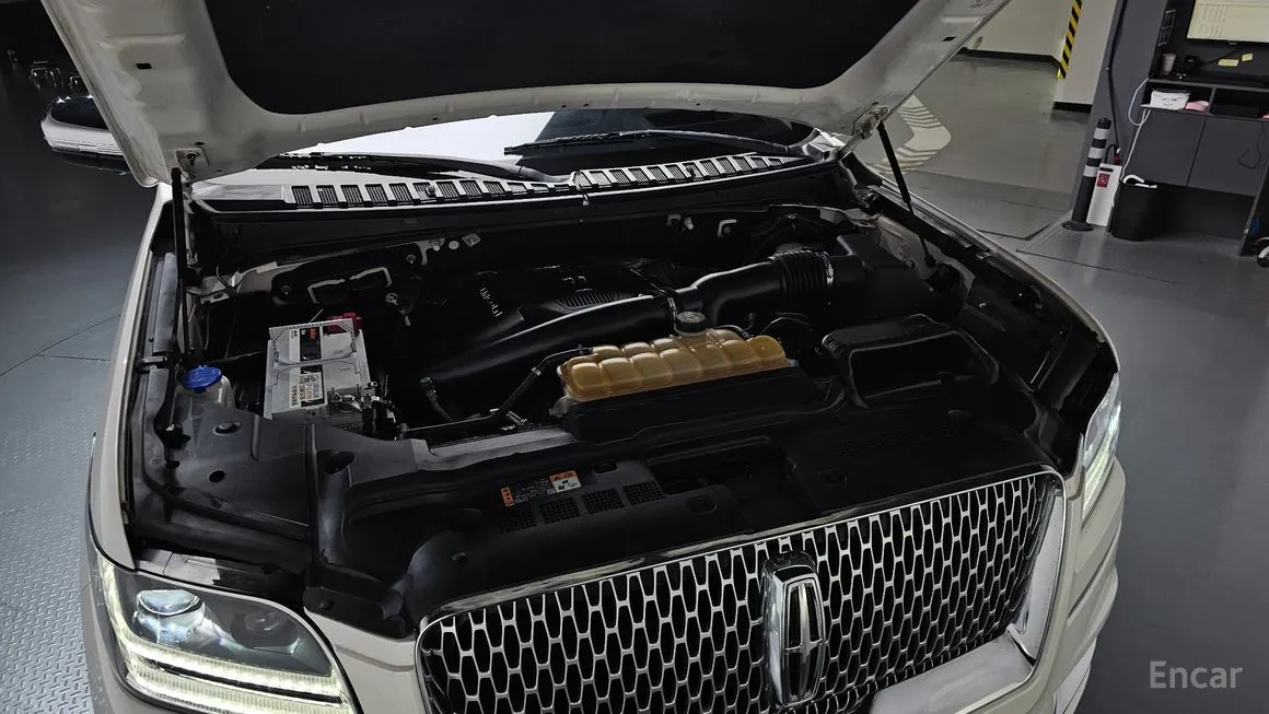 Lincoln Navigator