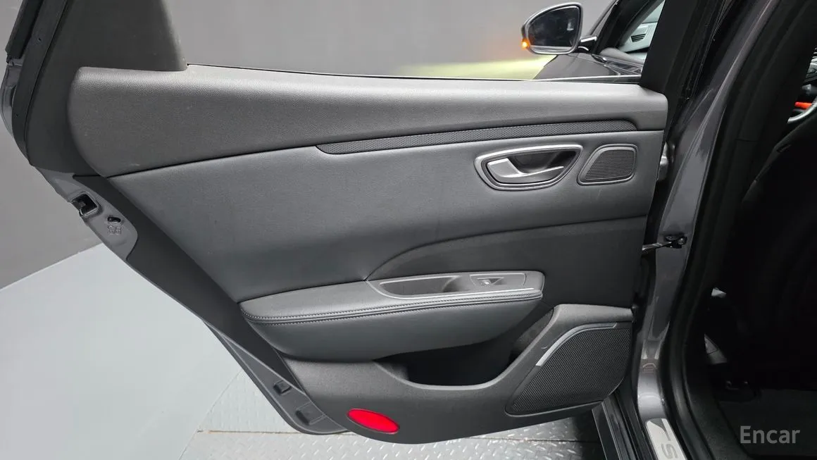 Renault SM6