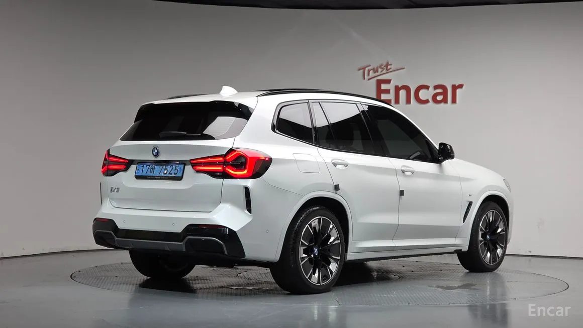 BMW iX3