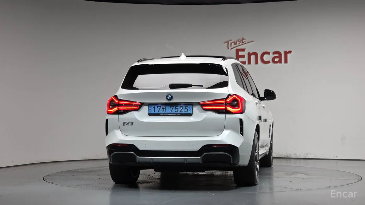 BMW iX3