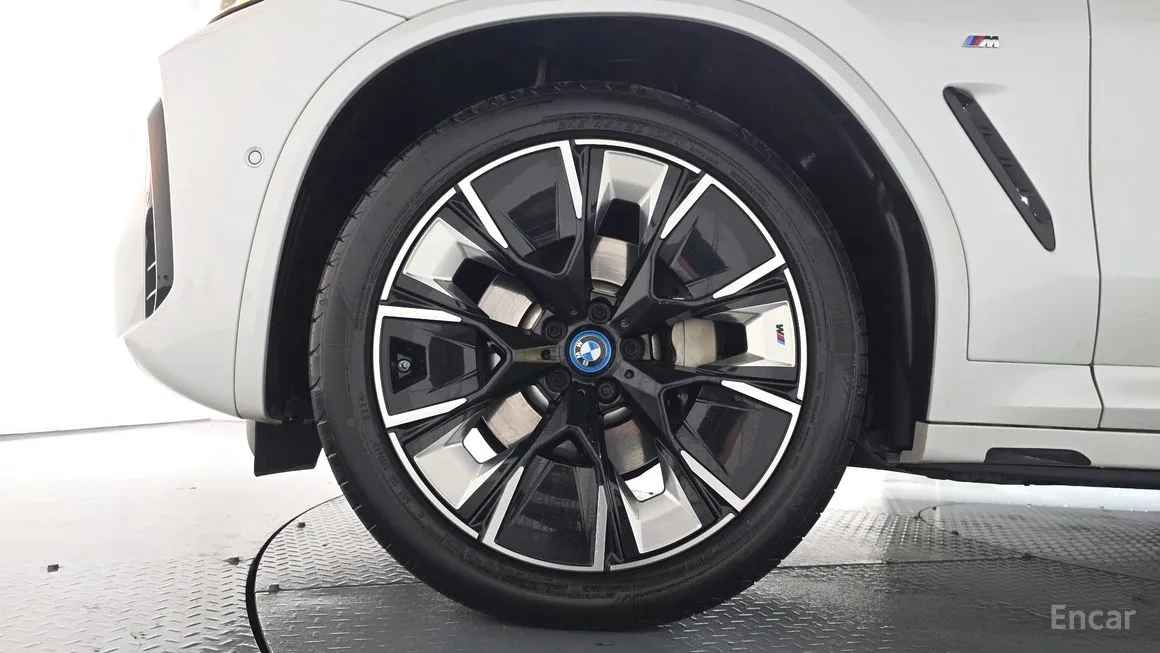 BMW iX3