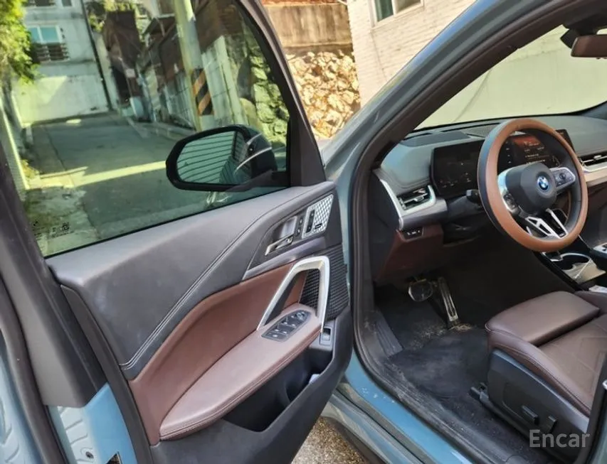 BMW iX1