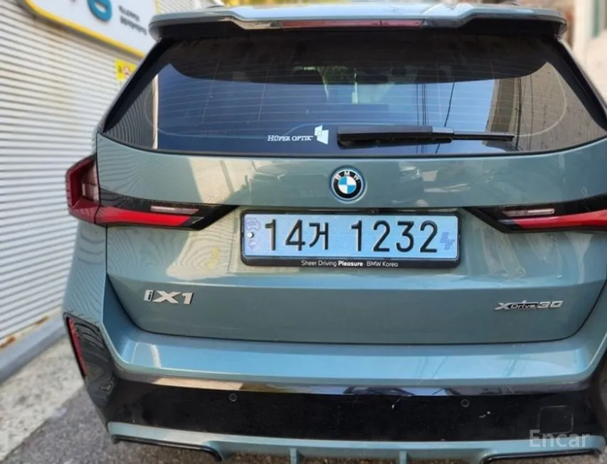 BMW iX1