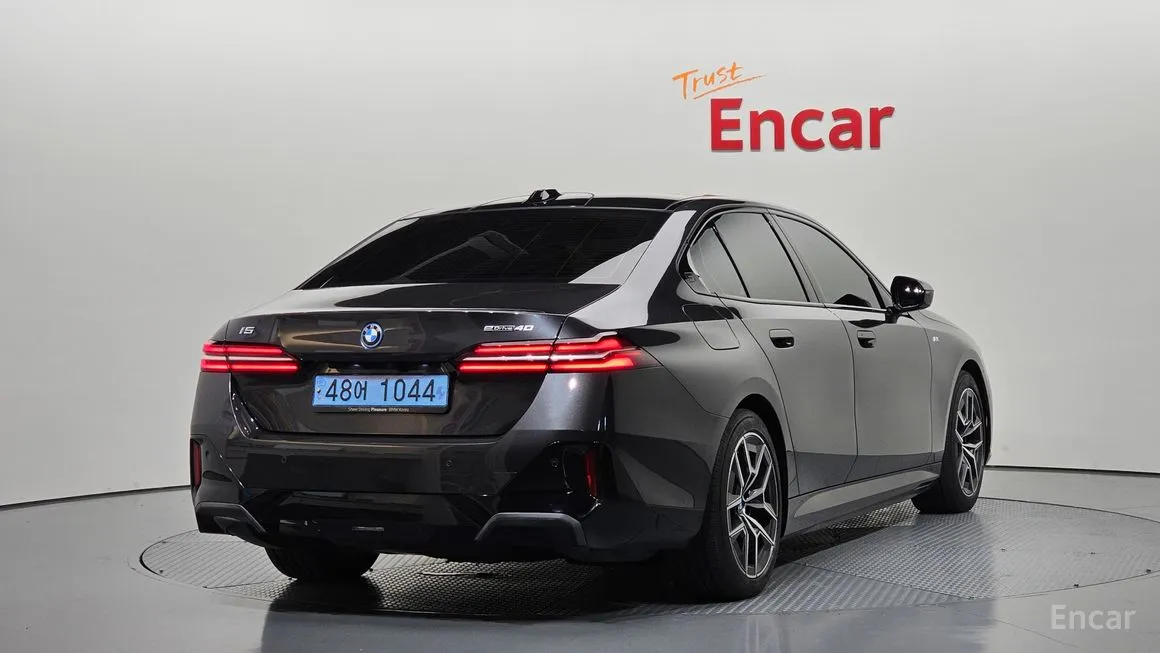 BMW i5