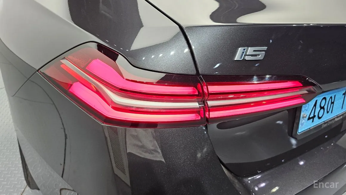 BMW i5