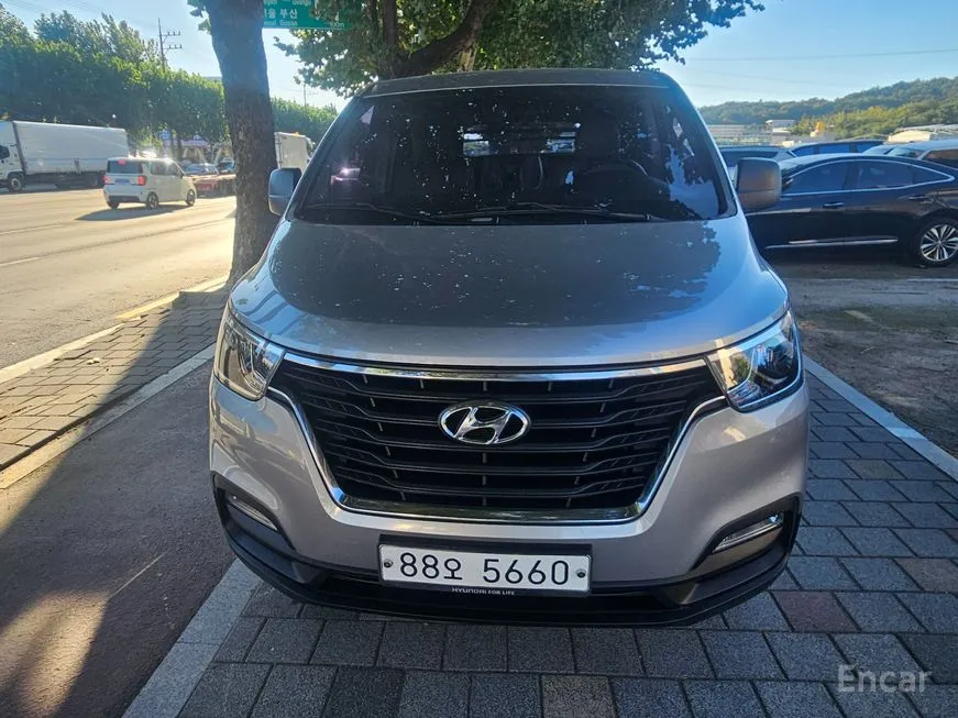 Hyundai Starex