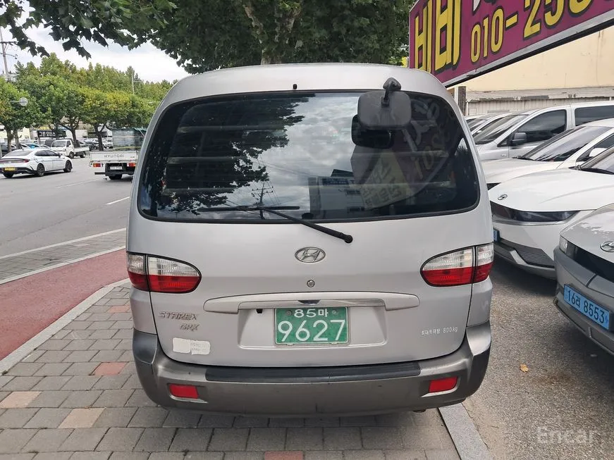 Hyundai Starex