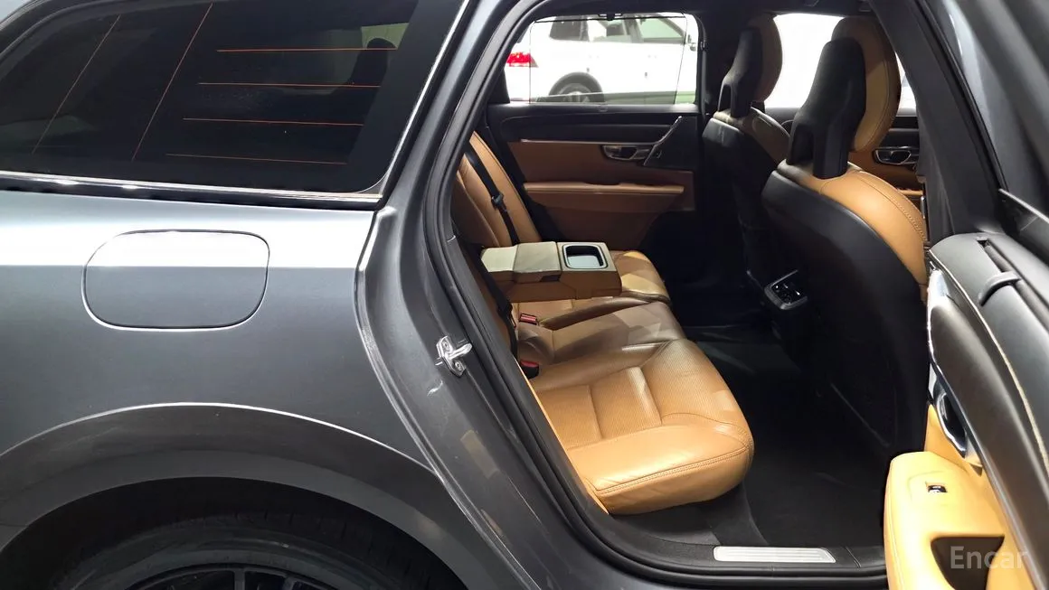 Volvo V90