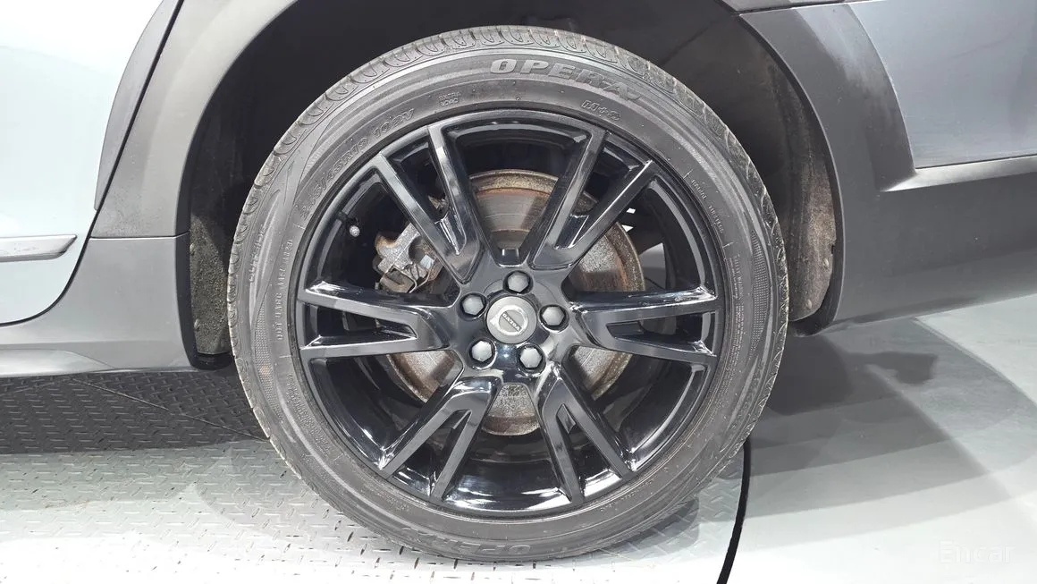 Volvo V90