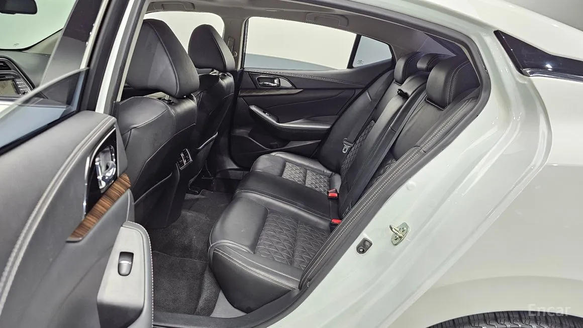 Nissan Maxima