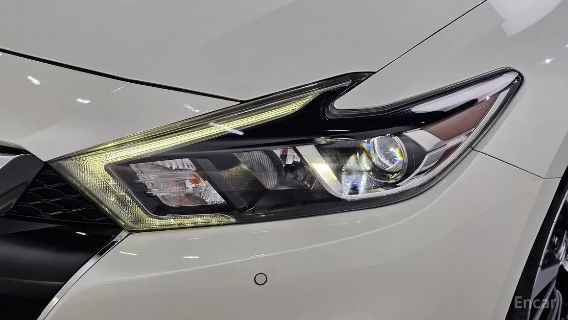 Nissan Maxima