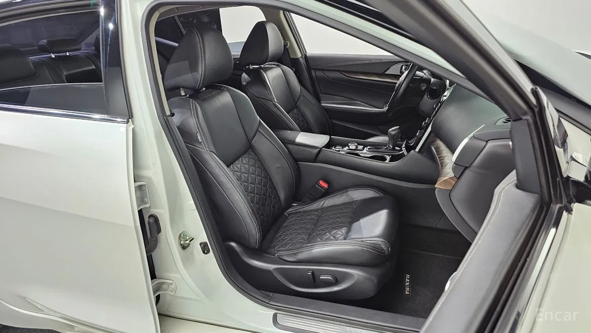 Nissan Maxima
