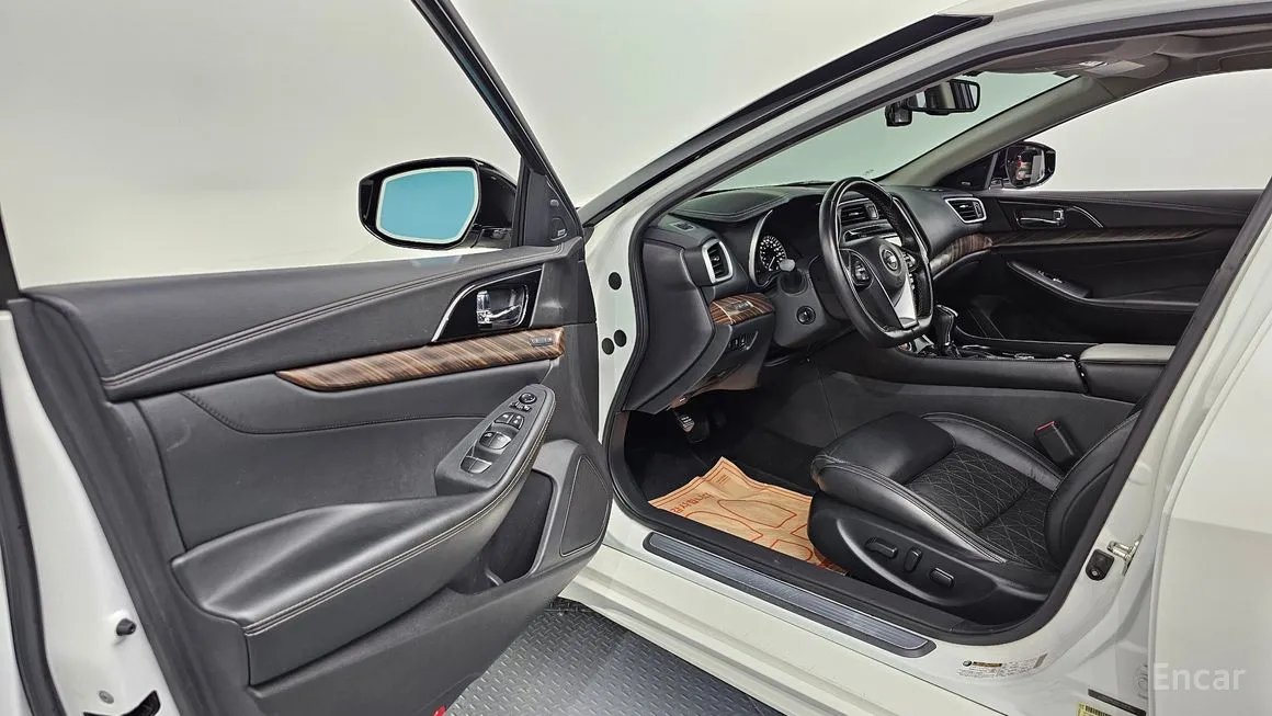 Nissan Maxima
