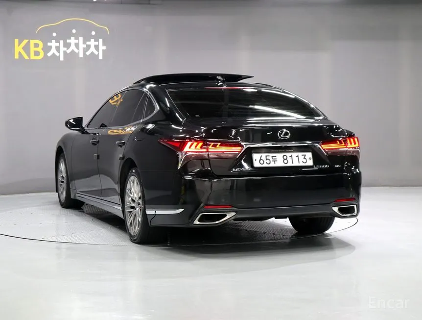 Lexus LS