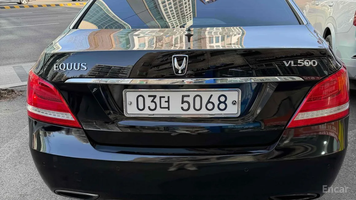 Hyundai Equus