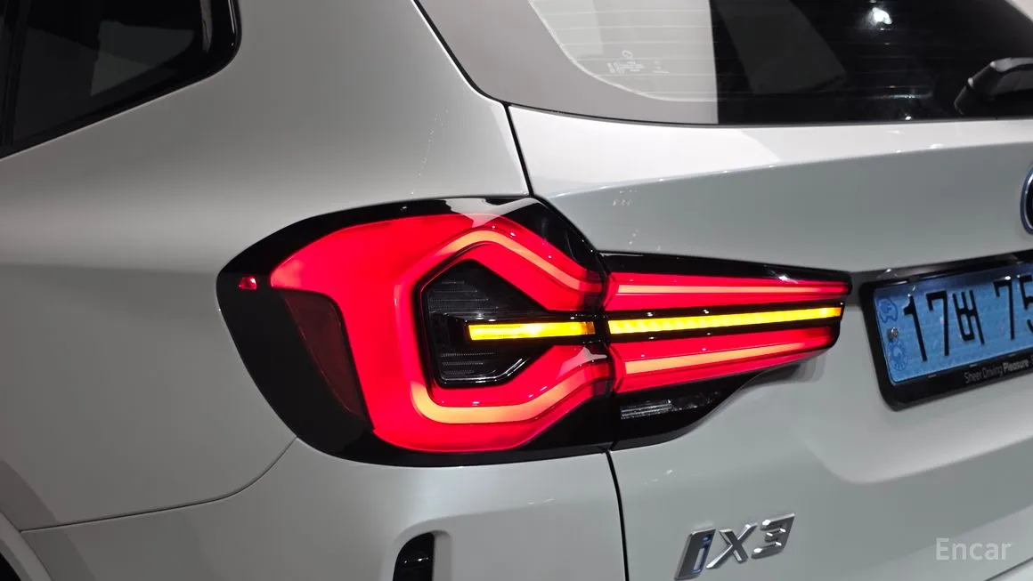 BMW iX3