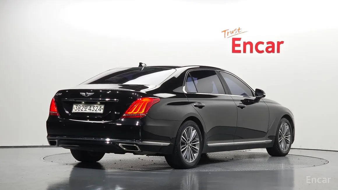 Genesis EQ900