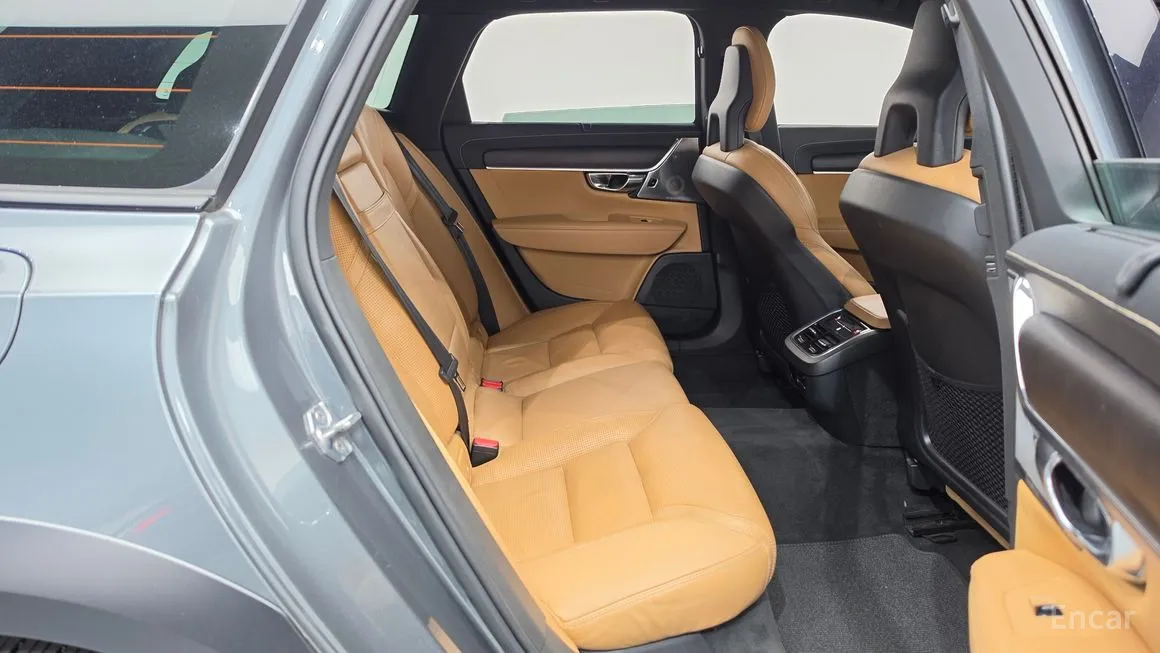 Volvo V90